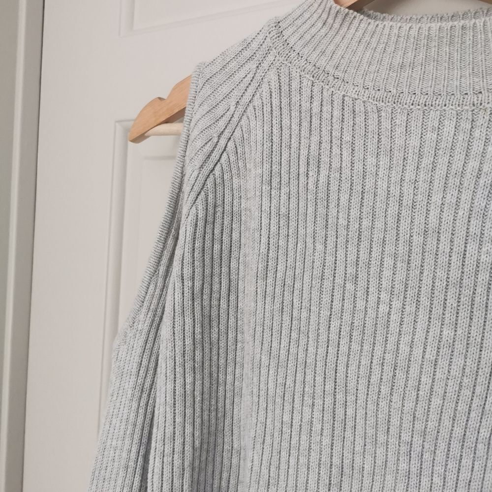 H&M sweater size S - Picture 2 of 4